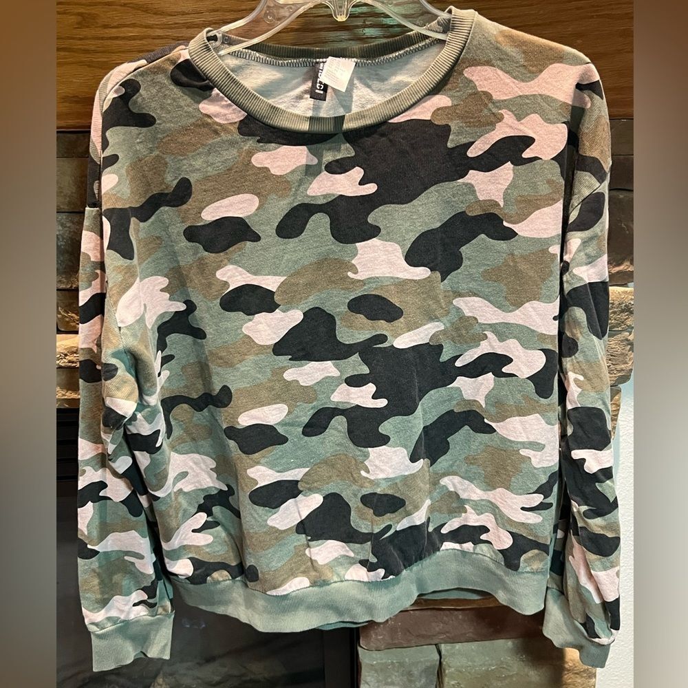 Camouflage Print Sweatshirt